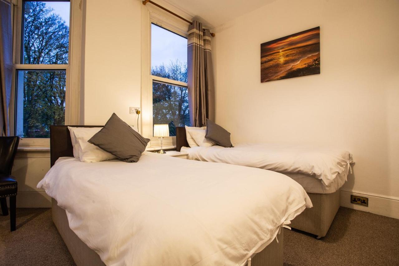 Oyo The Greenland Hotel London Exterior photo